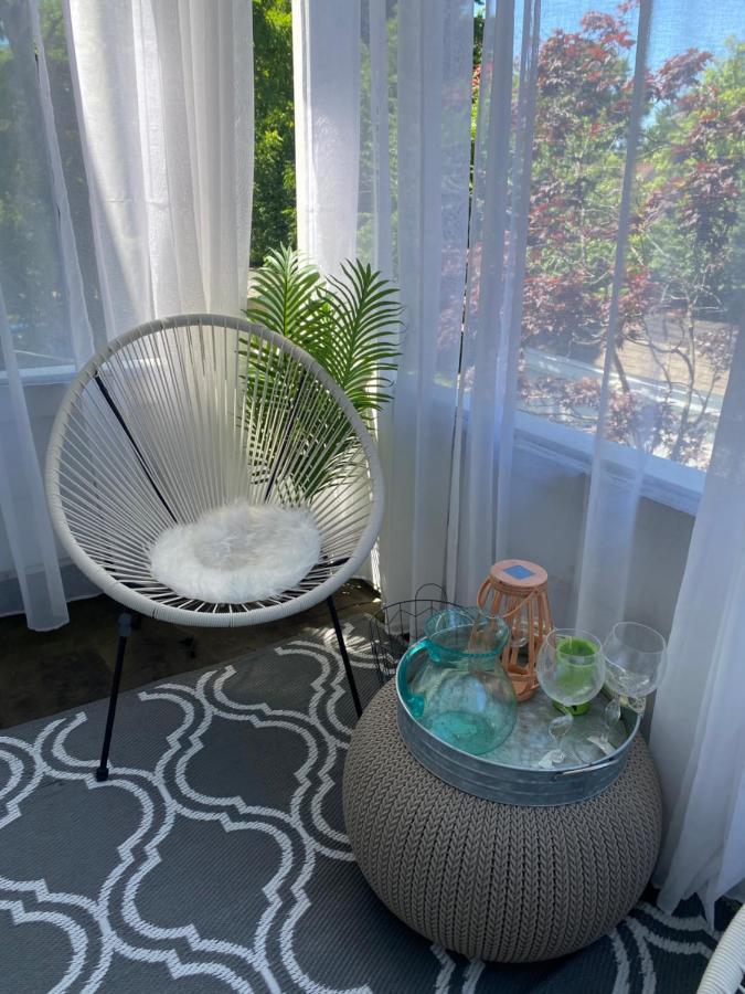 Cozy, Upstairs Apartment Pets Welcome With Fee Family Friendly Close To Everything Кливланд Екстериор снимка