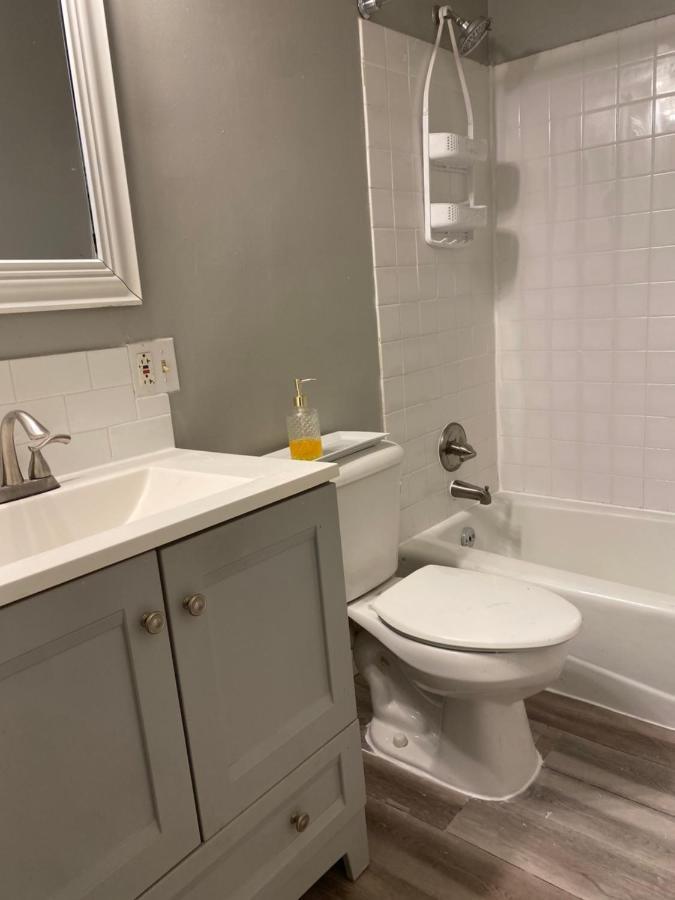 Cozy, Upstairs Apartment Pets Welcome With Fee Family Friendly Close To Everything Кливланд Екстериор снимка